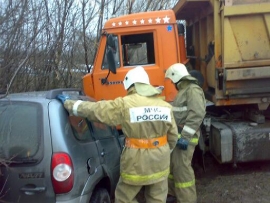 Спасатели МЧС ликвидировали последствия ДТП на трассе "Грязи-Добринка"